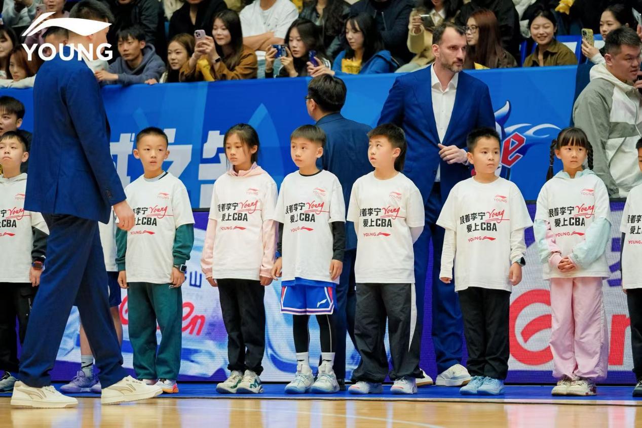 开云服务-跟着李宁YOUNG爱上CBA—成都站活动收官